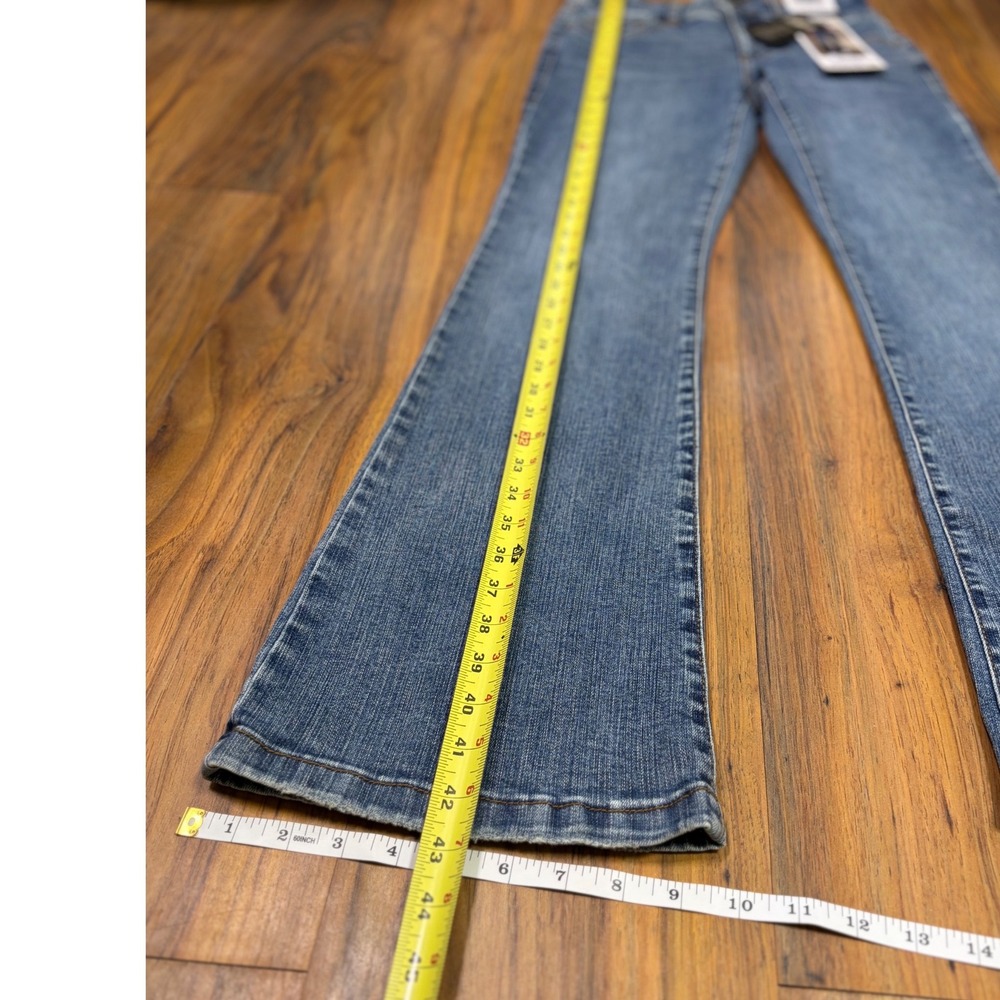 Wrangler High Rise Flare Jeans Size 27 Blue Medium Wash Western Boho Denim - Picture 6 of 7